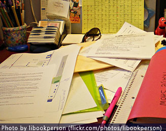 documents-mess-desk