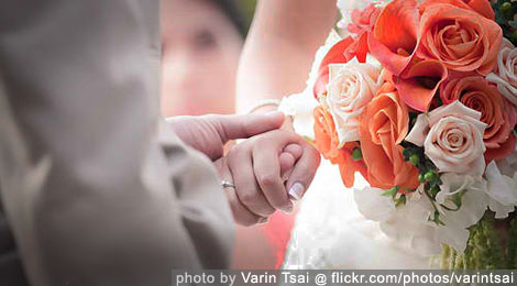 Wedding bouquet - photo by Varin Tsai @ flickr.com/photos/varintsai